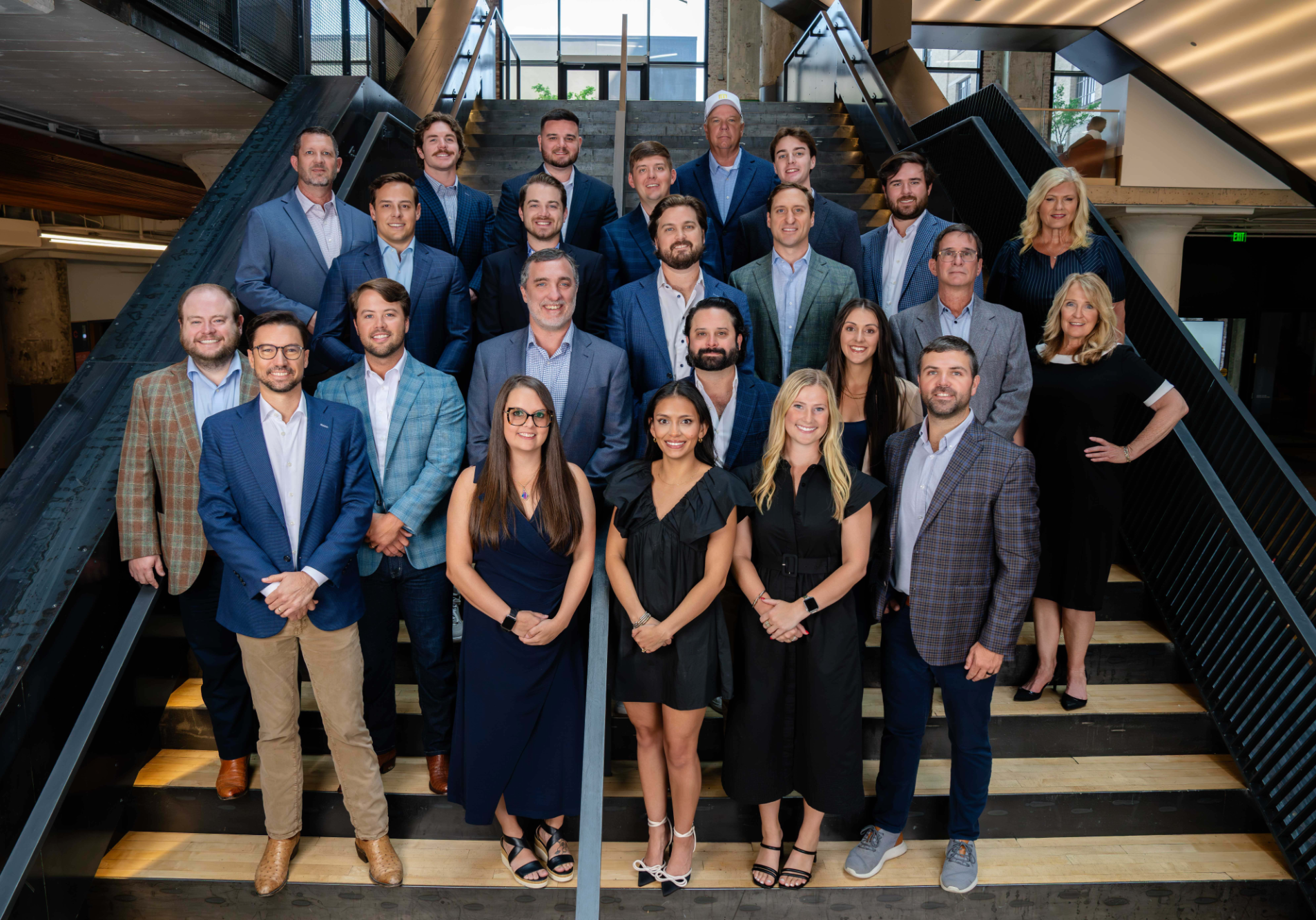 jones-aur-team-04652 (2) jones-aur-team-04652 (2)